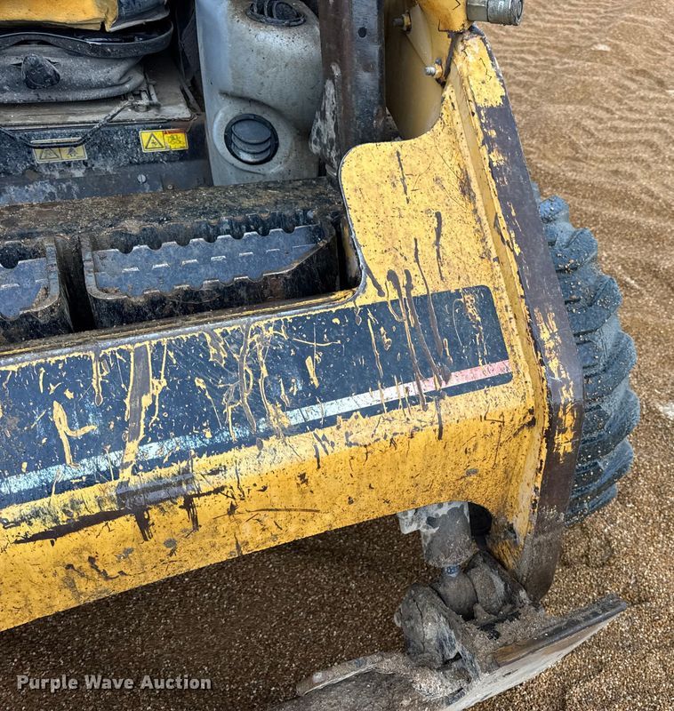 image for item DW6517 2004 Caterpillar 226B skid steer loader