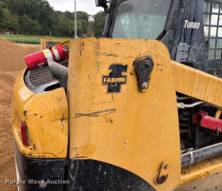 image for item DW6517 2004 Caterpillar 226B skid steer loader