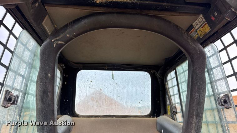 image for item DW6517 2004 Caterpillar 226B skid steer loader