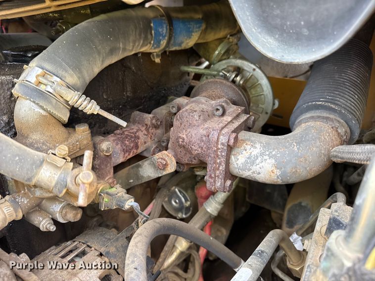 image for item DW6517 2004 Caterpillar 226B skid steer loader