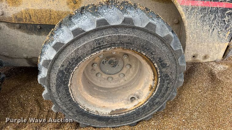 image for item DW6517 2004 Caterpillar 226B skid steer loader