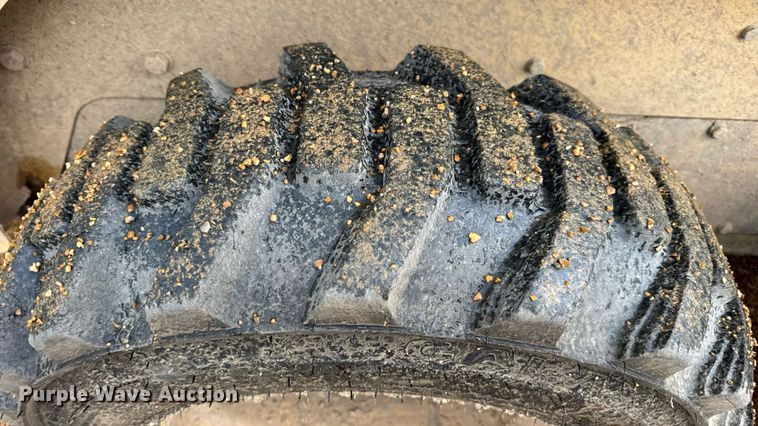 image for item DW6517 2004 Caterpillar 226B skid steer loader