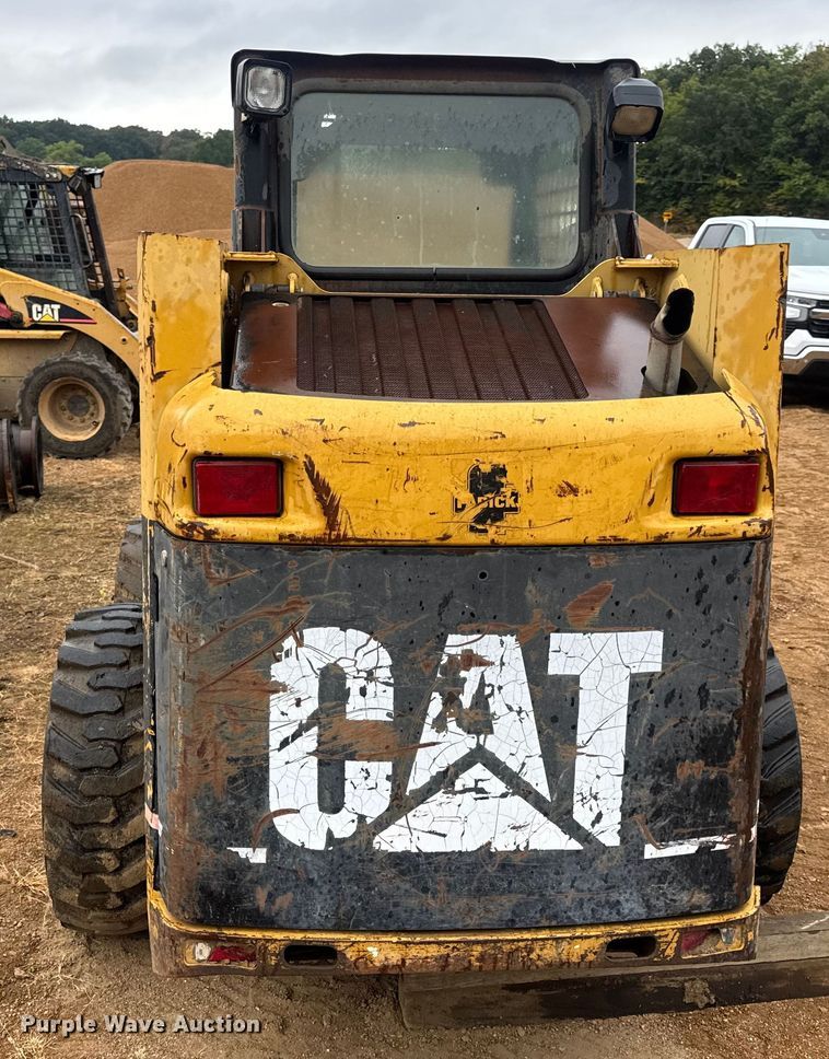 image for item DW6518 2000 Caterpillar 226 skid steer loader
