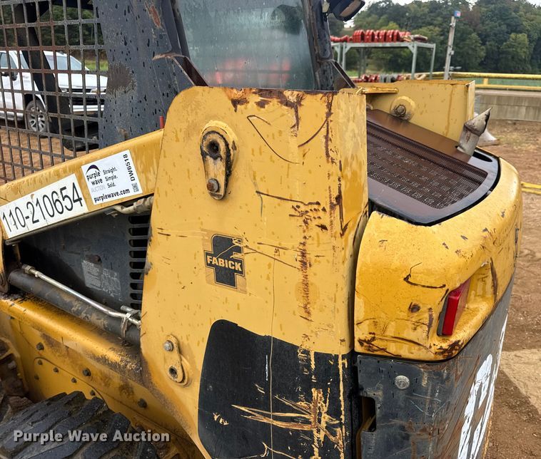 image for item DW6518 2000 Caterpillar 226 skid steer loader