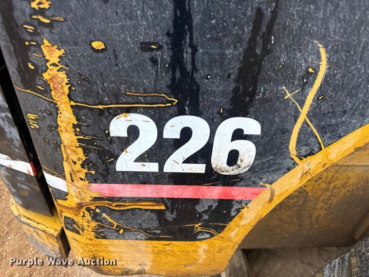 image for item DW6518 2000 Caterpillar 226 skid steer loader