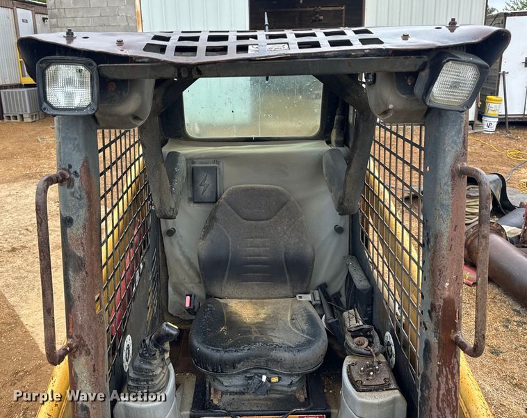 image for item DW6518 2000 Caterpillar 226 skid steer loader