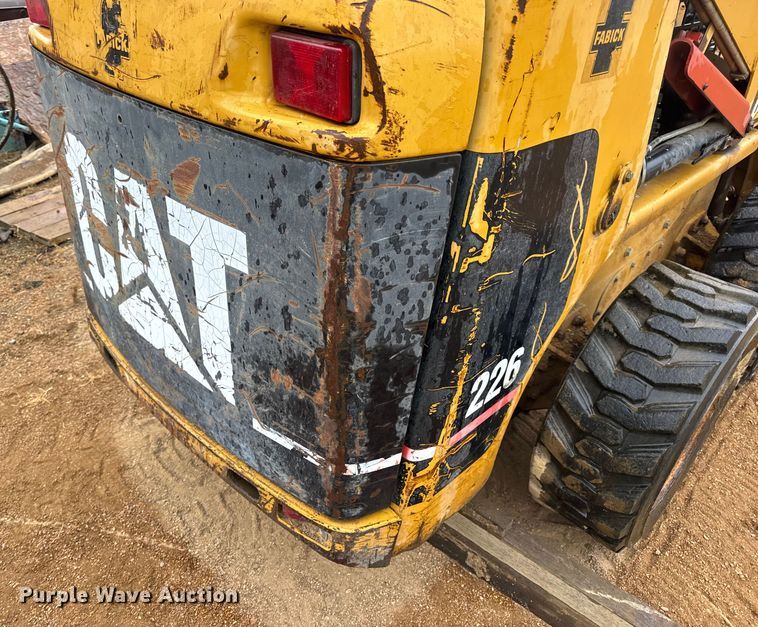 image for item DW6518 2000 Caterpillar 226 skid steer loader