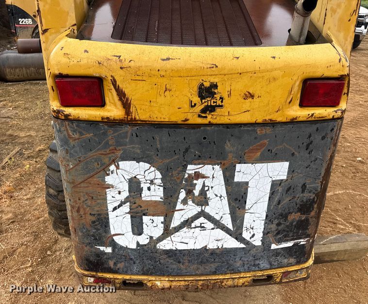 image for item DW6518 2000 Caterpillar 226 skid steer loader