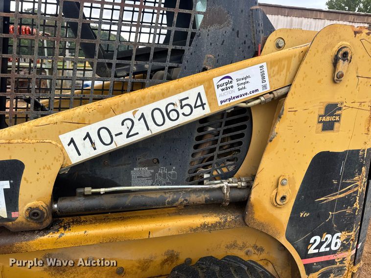 image for item DW6518 2000 Caterpillar 226 skid steer loader