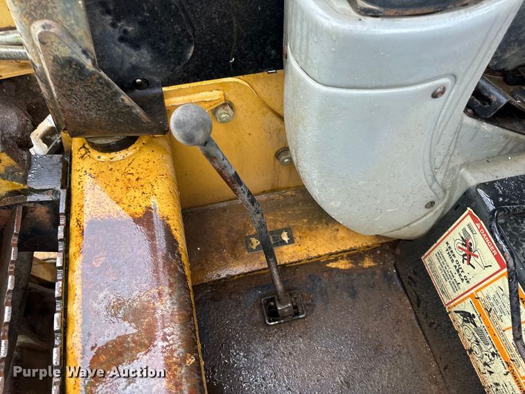 image for item DW6518 2000 Caterpillar 226 skid steer loader