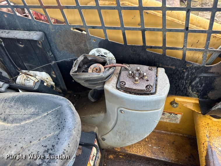 image for item DW6518 2000 Caterpillar 226 skid steer loader