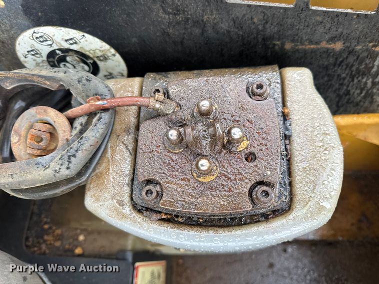 image for item DW6518 2000 Caterpillar 226 skid steer loader