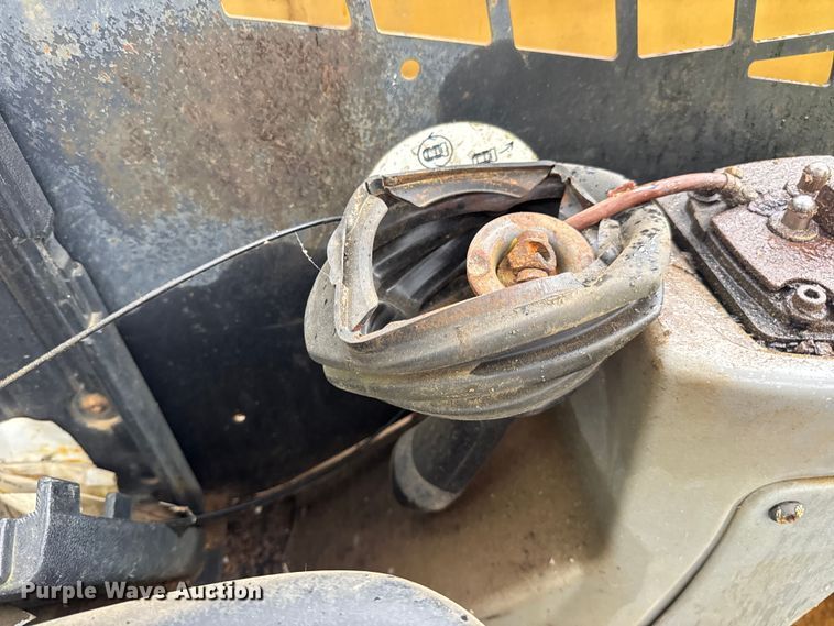 image for item DW6518 2000 Caterpillar 226 skid steer loader