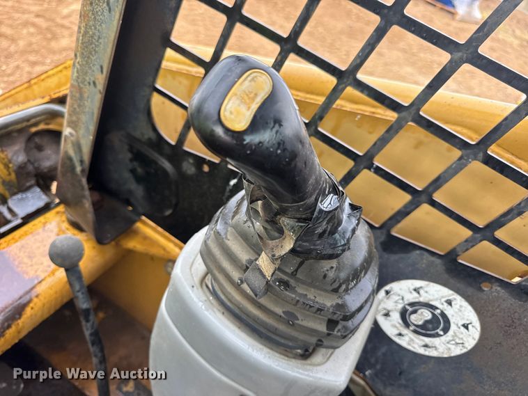 image for item DW6518 2000 Caterpillar 226 skid steer loader