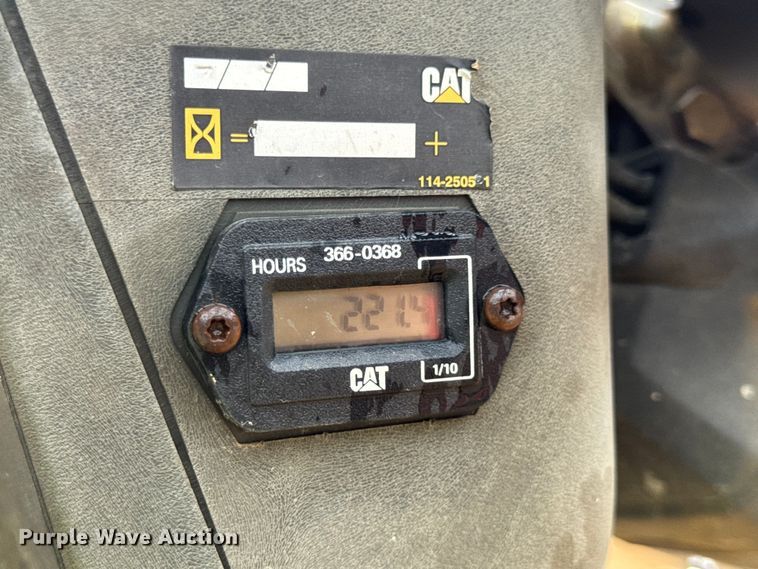 image for item DW6518 2000 Caterpillar 226 skid steer loader