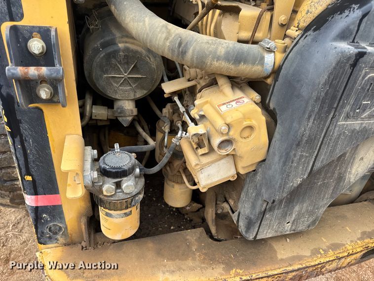 image for item DW6518 2000 Caterpillar 226 skid steer loader