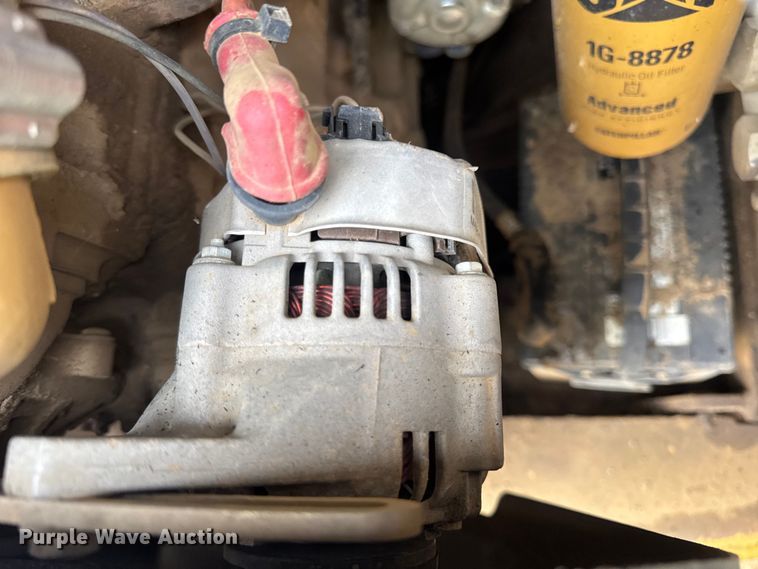 image for item DW6518 2000 Caterpillar 226 skid steer loader