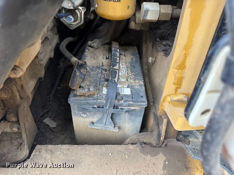 image for item DW6518 2000 Caterpillar 226 skid steer loader