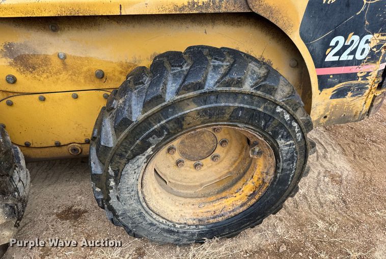 image for item DW6518 2000 Caterpillar 226 skid steer loader