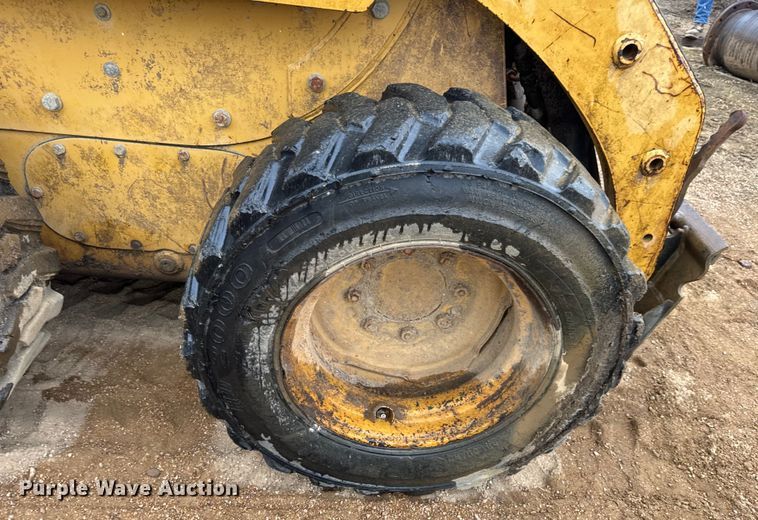 image for item DW6518 2000 Caterpillar 226 skid steer loader