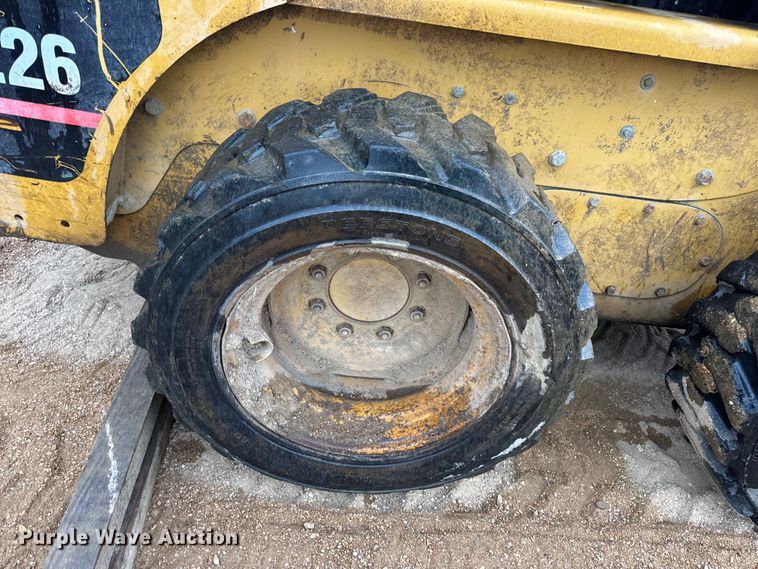 image for item DW6518 2000 Caterpillar 226 skid steer loader