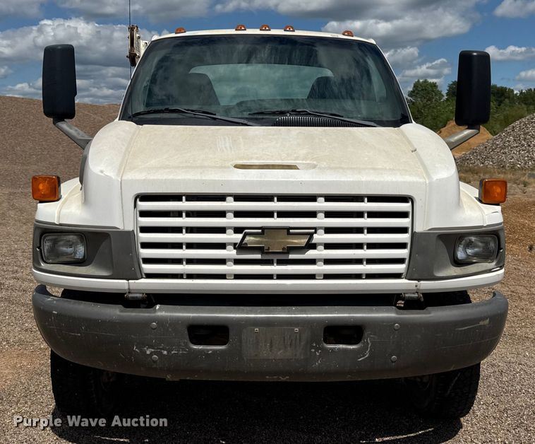 image for item DW6521 2005 Chevrolet C5500 utility / service truck
