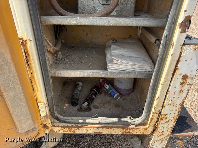 image for item DW6521 2005 Chevrolet C5500 utility / service truck