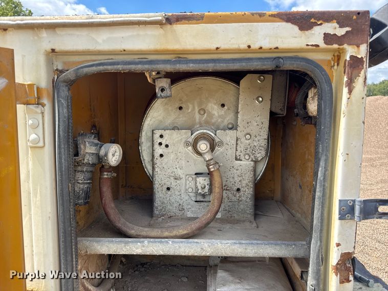 image for item DW6521 2005 Chevrolet C5500 utility / service truck