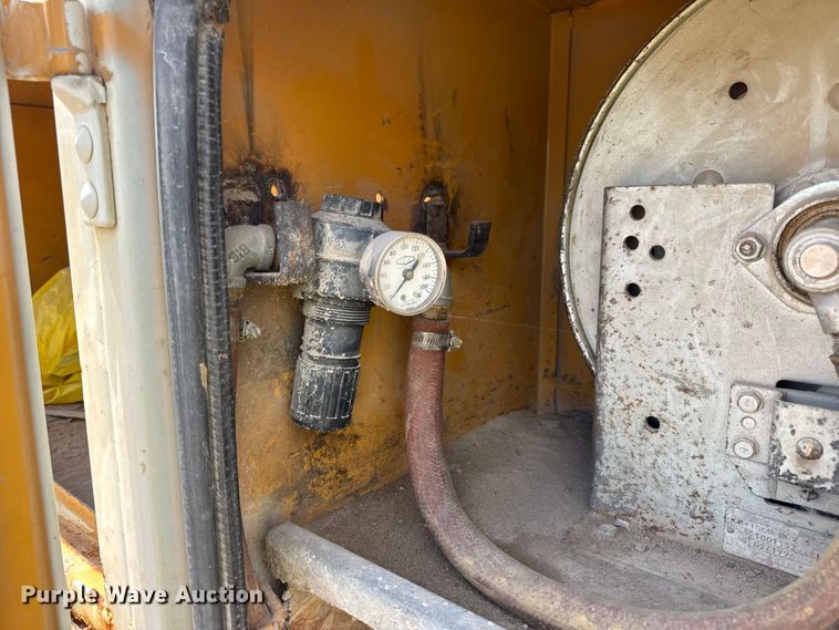 image for item DW6521 2005 Chevrolet C5500 utility / service truck