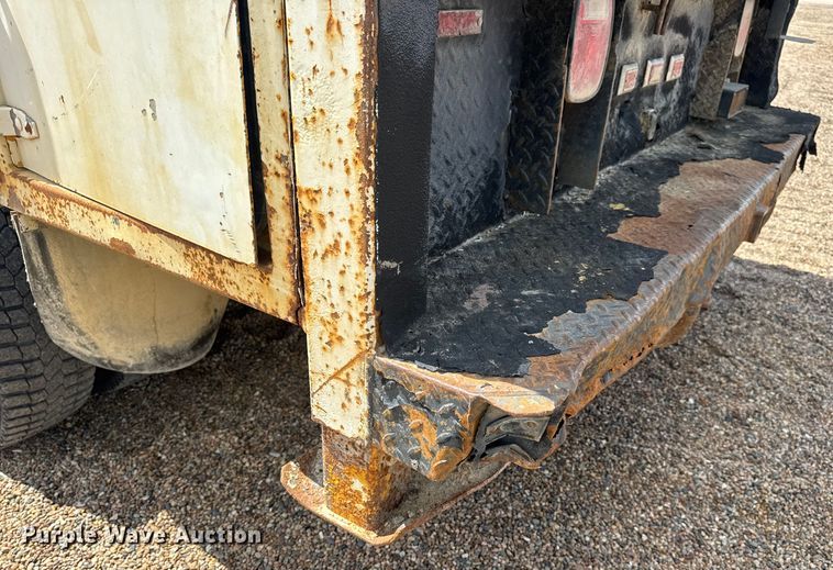 image for item DW6521 2005 Chevrolet C5500 utility / service truck