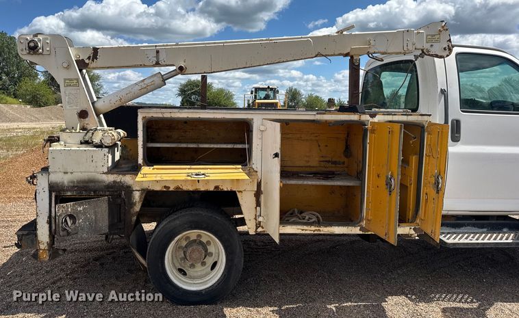 image for item DW6521 2005 Chevrolet C5500 utility / service truck