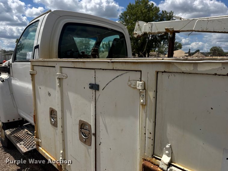 image for item DW6521 2005 Chevrolet C5500 utility / service truck