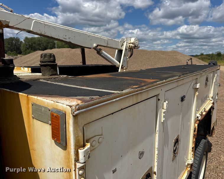 image for item DW6521 2005 Chevrolet C5500 utility / service truck