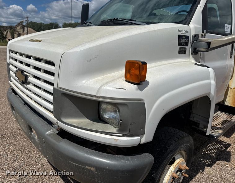 image for item DW6521 2005 Chevrolet C5500 utility / service truck