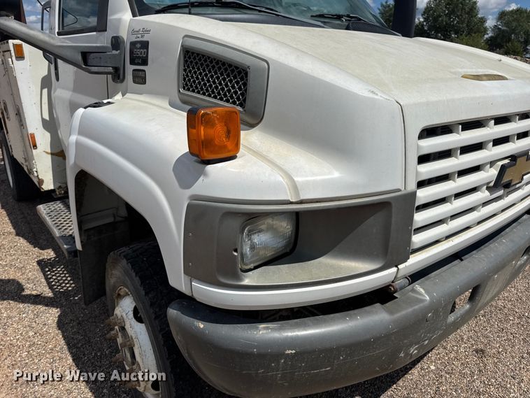 image for item DW6521 2005 Chevrolet C5500 utility / service truck