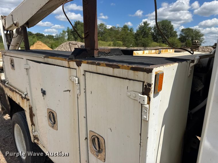 image for item DW6521 2005 Chevrolet C5500 utility / service truck