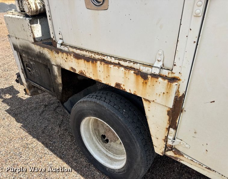 image for item DW6521 2005 Chevrolet C5500 utility / service truck