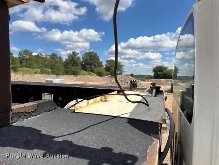 image for item DW6521 2005 Chevrolet C5500 utility / service truck