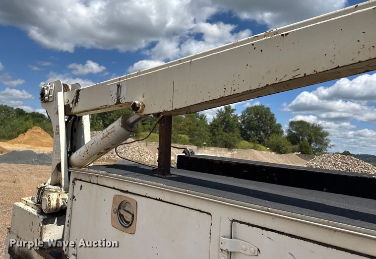 image for item DW6521 2005 Chevrolet C5500 utility / service truck