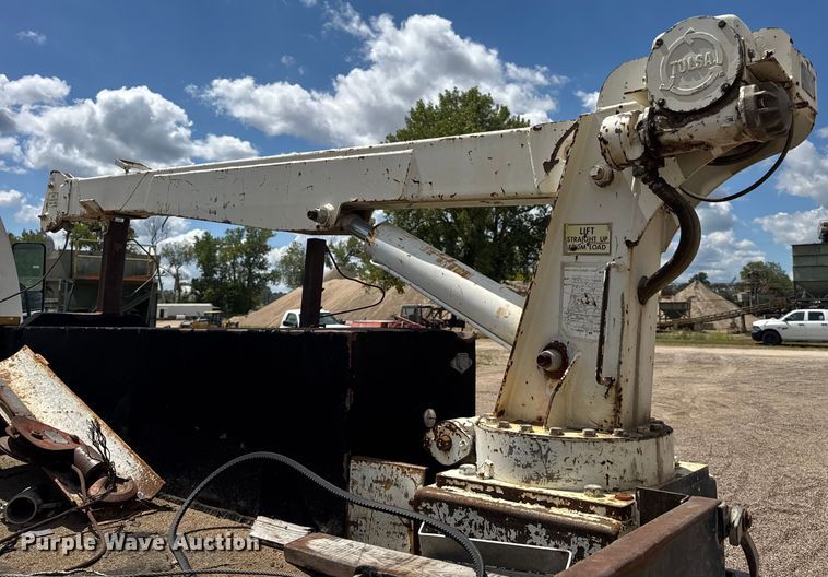 image for item DW6521 2005 Chevrolet C5500 utility / service truck