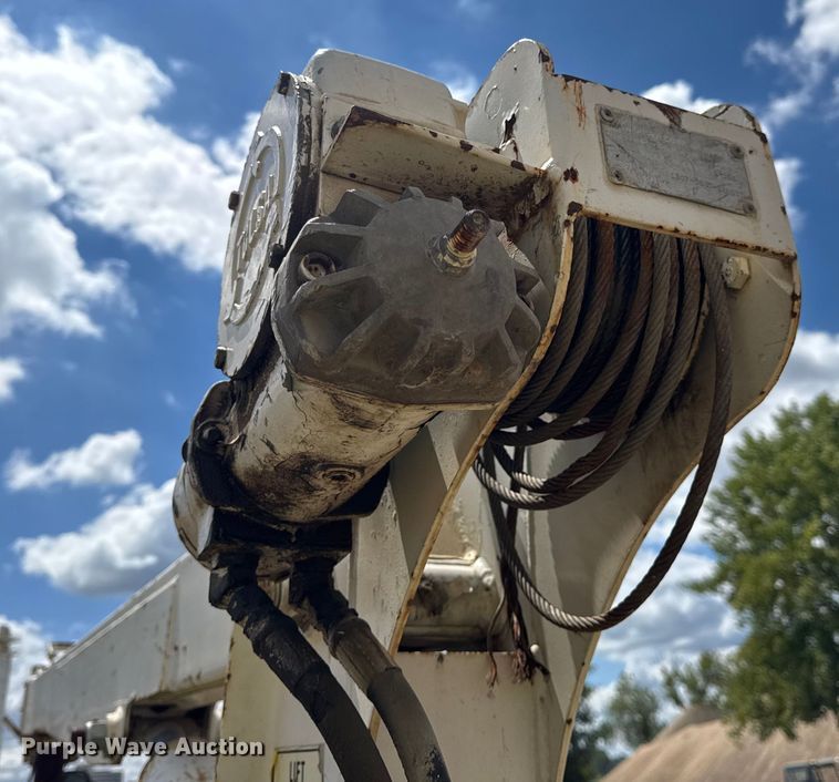 image for item DW6521 2005 Chevrolet C5500 utility / service truck