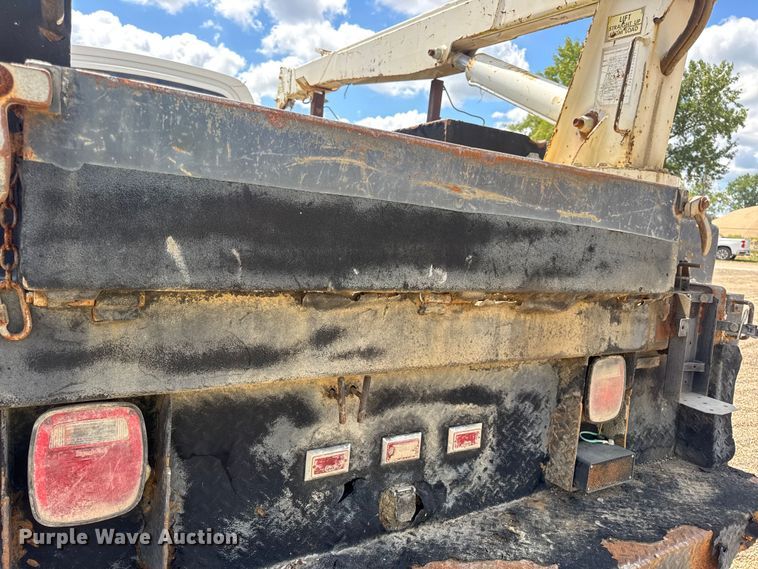 image for item DW6521 2005 Chevrolet C5500 utility / service truck