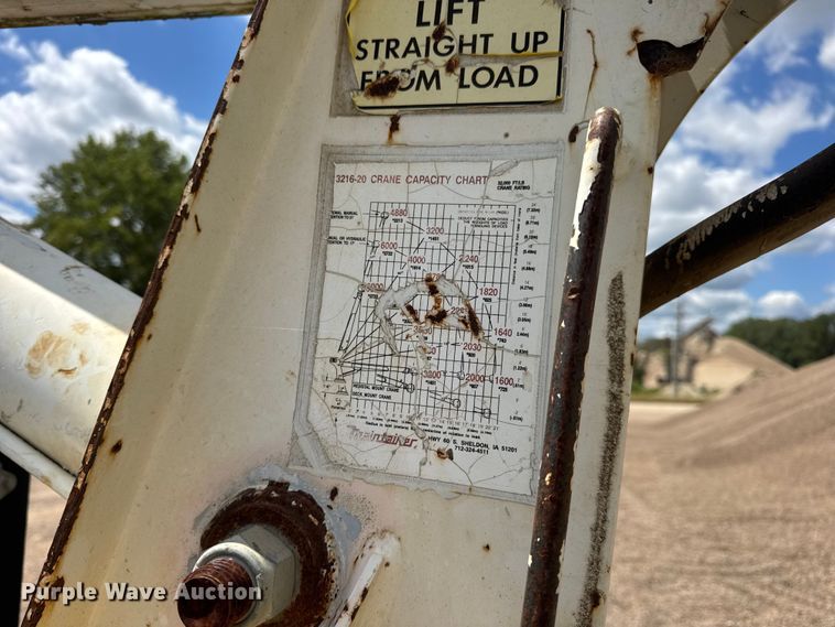 image for item DW6521 2005 Chevrolet C5500 utility / service truck