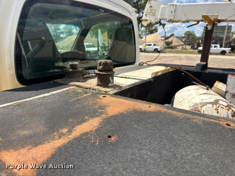 image for item DW6521 2005 Chevrolet C5500 utility / service truck