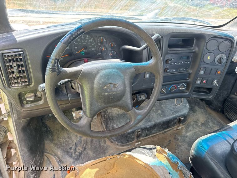 image for item DW6521 2005 Chevrolet C5500 utility / service truck