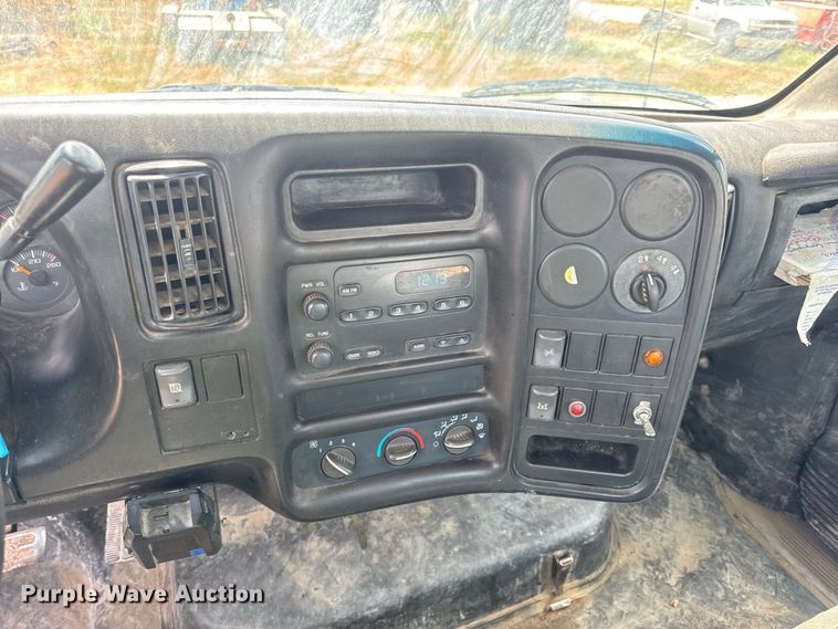 image for item DW6521 2005 Chevrolet C5500 utility / service truck