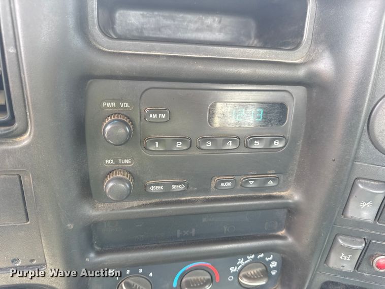 image for item DW6521 2005 Chevrolet C5500 utility / service truck