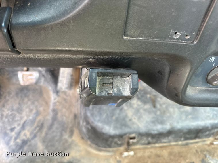 image for item DW6521 2005 Chevrolet C5500 utility / service truck