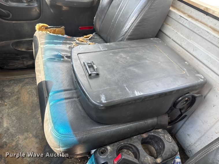 image for item DW6521 2005 Chevrolet C5500 utility / service truck