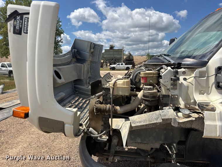 image for item DW6521 2005 Chevrolet C5500 utility / service truck